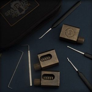 Sparrows Night School lockpick set met picks en cutaway-oefensloten