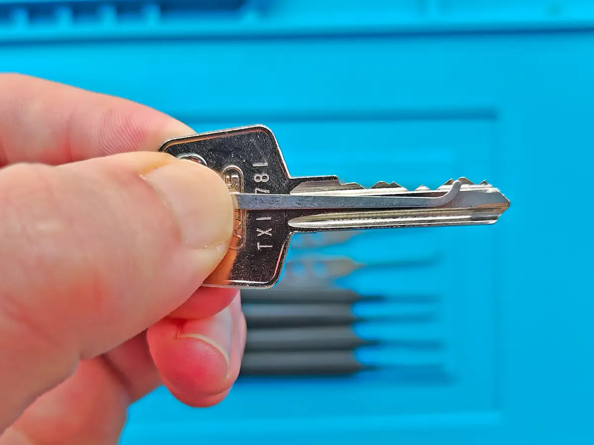 Long hook lockpick