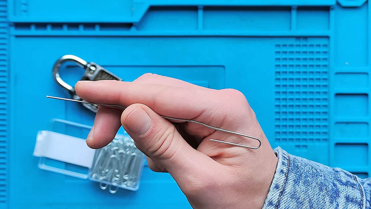 Maak een lockpick met je improvisatie vermogen
