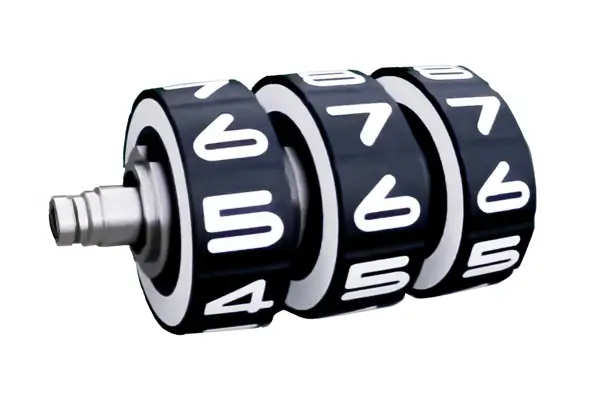 Alle drie de cijferschijven van een combinatieslot uitgelijnd naast elkaar